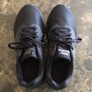 Nike Downshifter 7 Size 9.5 Tennis Shoes